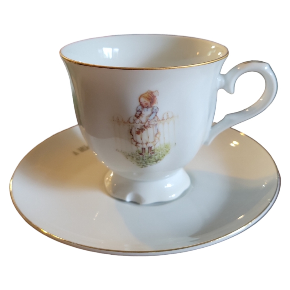 Vtg Holly Hobbie Teacup Saucer Gold Accents Thoughtfulness Warms Heart